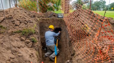 Gas natural en zona de quintas: más de 500 familias ya cuentan con sus conexiones a la red y la obra se aproxima a la Laguna de Gómez
