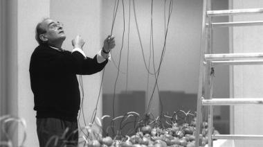 Víctor Grippo será el eje simbólico de la Bienal POSVERSO 2026 en el museo que lleva su nombre