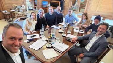 En medio de la exhibición de la interna, la mesa política se reunió con eje en la agenda legislativa