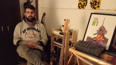 El músico juninense que crea paisajes sonoros con sintetizadores y cintas de cassette