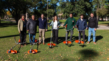 Lincoln incorporó nuevas desmalezadoras para fortalecer el mantenimiento de espacios verdes