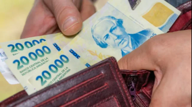 Se frenó el alza del crédito en pesos, pero crece en dólares