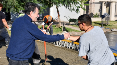 Barenghi recorrió la obra de pavimentación y dejó un anuncio para la próxima etapa