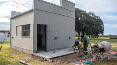 Avanzan las obras en el Cementerio Municipal de Lincoln con la construcción de nuevos sanitarios