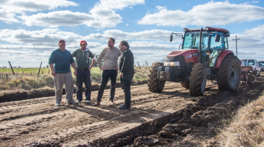 Martínez de Hoz: recorrido por caminos rurales y avance de obras en la localidad