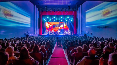 Junín vivió una emotiva noche de gala por el 25 de Mayo