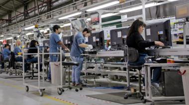 Alertan que la industria pierde nueve empleos por hora y agrava la informalidad