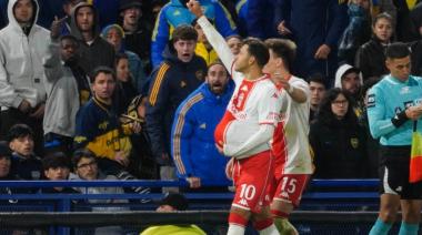 Con dos jugadores de más, Boca perdió con Huracán y quedó eliminado del Torneo Apertura