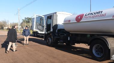 El Municipio de Lincoln adquirió un camión regador 0km para tereas de mantenimiento en la ciudad