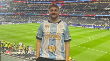 Mundial: con la camiseta del Depo, un vecino de Baigorrita alentó a la Selección en Estados Unidos