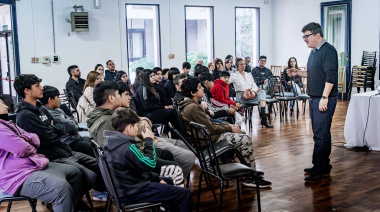 Realizaron una jornada sobre conductas digitales y el impacto de las pantallas en la adolescencia