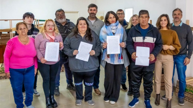 El Municipio avanzó con la regularización dominial de vecinos del barrio Almirante Brown