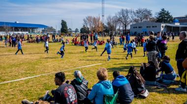 El Gobierno de Junín acompañó un multitudinario encuentro de escuelitas de fútbol