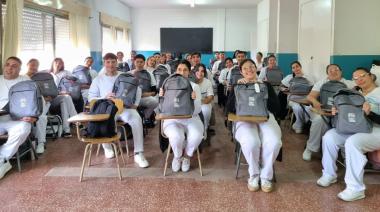 Región Sanitaria III entregó mochilas técnicas equipadas a estudiantes de enfermería en Junín