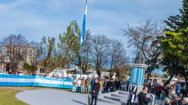 Junín conmemoró el Día de la Bandera con la tradicional jura del Grupo de Artillería 10 y una multitudinaria participación de la comunidad