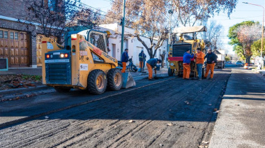 El Municipio continúa con el plan de bacheo para optimizar la transitabilidad en distintos barrios