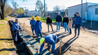 Avanzan las obras de cordón cuneta en Los Almendros