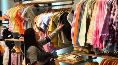Por el aguinaldo y el Mundial, las ventas minoristas pyme crecieron 0,9% interanual en junio