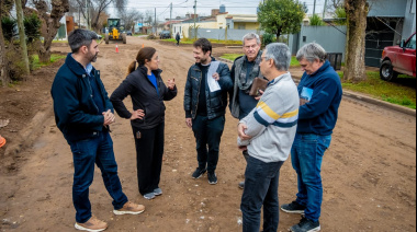 Continúan las obras de cordón cuneta y mejorado en el barrio Mayor López