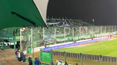 Se cortó el invicto ante Argentinos en una noche de lluvia, debuts y homenaje a la Selección