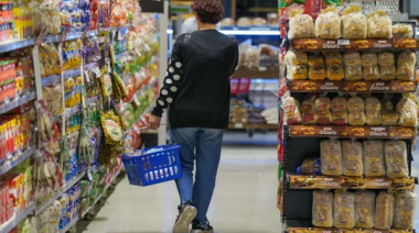 Consumo: persiste la fragilidad en el gasto familiar con mayor peso del pago de impuestos y servicios