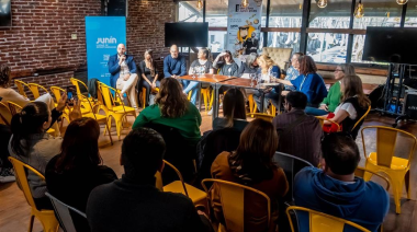 Bibliotecas populares de Junín debatieron sobre su rol comunitario en la Feria del Libro