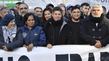 En la peregrinación por San Cayetano, Kicillof criticó al Gobierno por la ley de propiedad privada