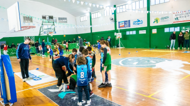Más de 100 niños disfrutaron de un encuentro de cebollitas en el Club Sarmiento