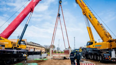 Se colocó el último puente del paso bajo nivel de calle Rivadavia y la obra ya alcanza el 65%