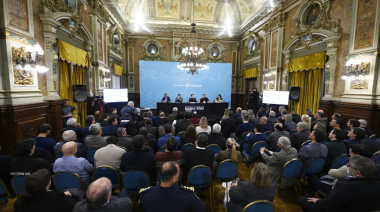Ante intendentes, Kicillof presentó el plan de políticas de prevención y mitigación del Súper Niño