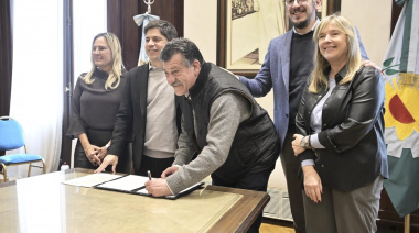 Barenghi firmó el convenio de Provincia Leasing para adquirir nuevo equipamiento para servicios públicos