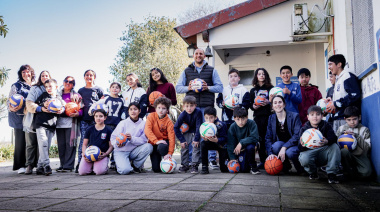 General Viamonte entregó material deportivo a las escuelas primarias del distrito