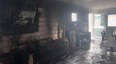 Un incendio destruyó la pensión de Villa Belgrano y golpeó fuerte a la institución