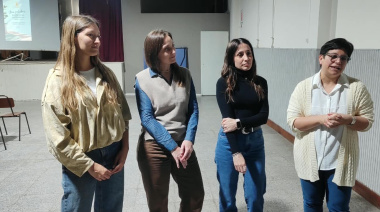 Ascensión volvió a reunir a vecinos en un espacio de cine y reflexión sobre salud mental