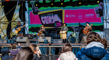 Los Gurises abrieron la fiesta de la Primavera en el Parque Borchex