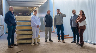 Fiorini visitó la Avícola “Santa Bárbara” y destacó su crecimiento y el impacto en la localidad