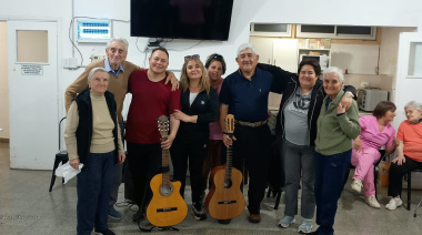 Música, baile y encuentro en la Residencia Papa Francisco por la llegada de la Primavera