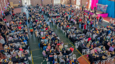 Más de 800 vecinos festejaron el Día del Jubilado en el Complejo San Martín