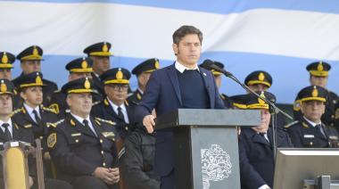 Más de 2.000 cadetes de la policía provincial juraron fidelidad a la bandera nacional
