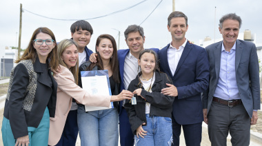 Kicillof: "Hoy 64 familias reciben sus viviendas porque no les hicimos caso a quienes dicen que hay que destruir el Estado"