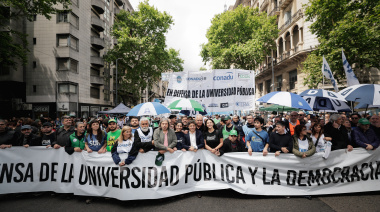 Kicillof: "Defender la universidad pública, la ciencia, la industria y nuestros recursos es defender nuestra soberanía y el futuro del país"