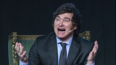 Milei volvió a cruzar al periodismo por las dificultades para llegar a fin de mes y habló de “operetas”