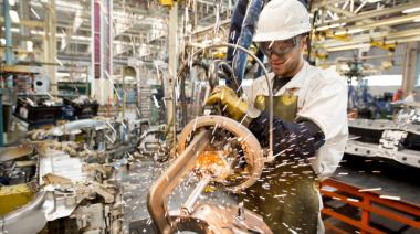 La actividad económica cayó 1,7% interanual en agosto y anotó la mayor contracción en lo que va del año