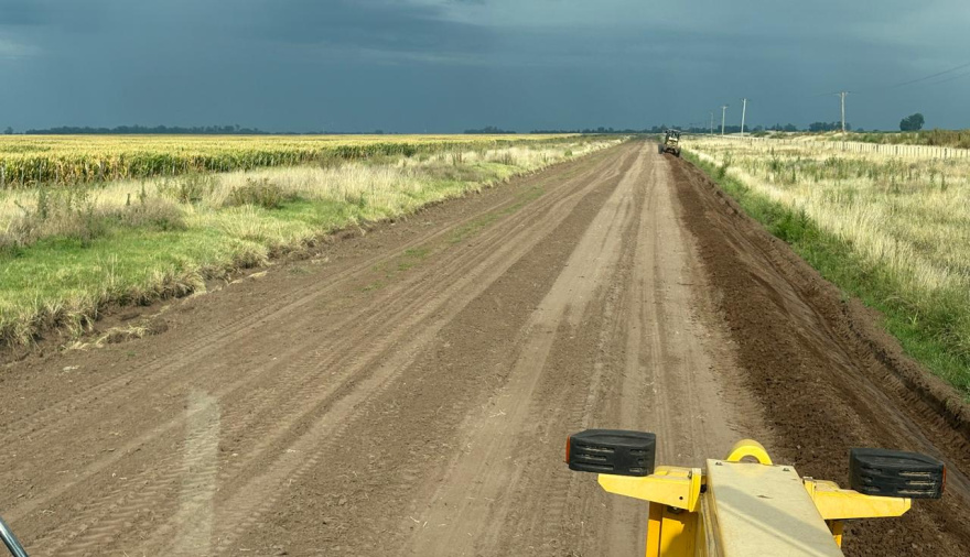 Máquinas trabajan en los caminos rurales de La Oriental, La Agraria, Blandengues y Agustín Roca