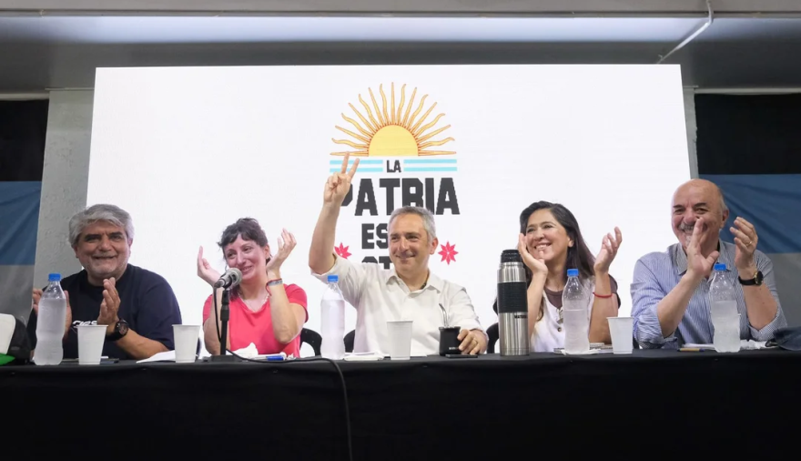 Larroque en el plenario de fin de año de La Patria es el Otro: “El peronismo está con Axel”