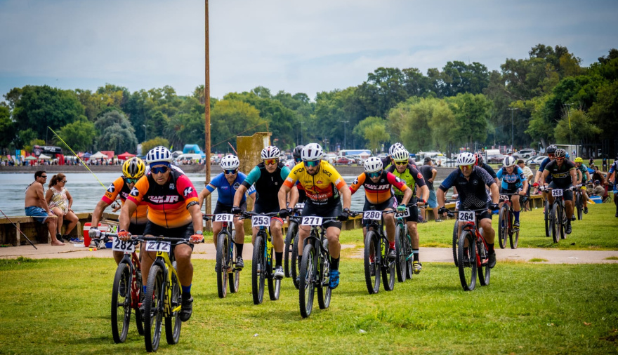 Con récord de inscriptos, se desarrolló la primera edición del "Desafío Laguna de Gómez" de Rural Bike