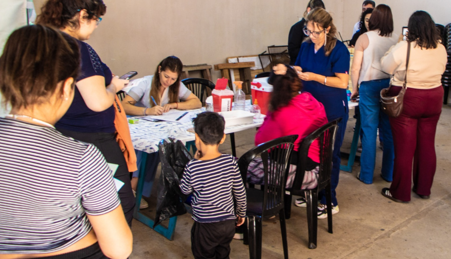 La Muni en tu Barrio llegó a Los Almendros con servicios integrales y fuerte presencia territorial