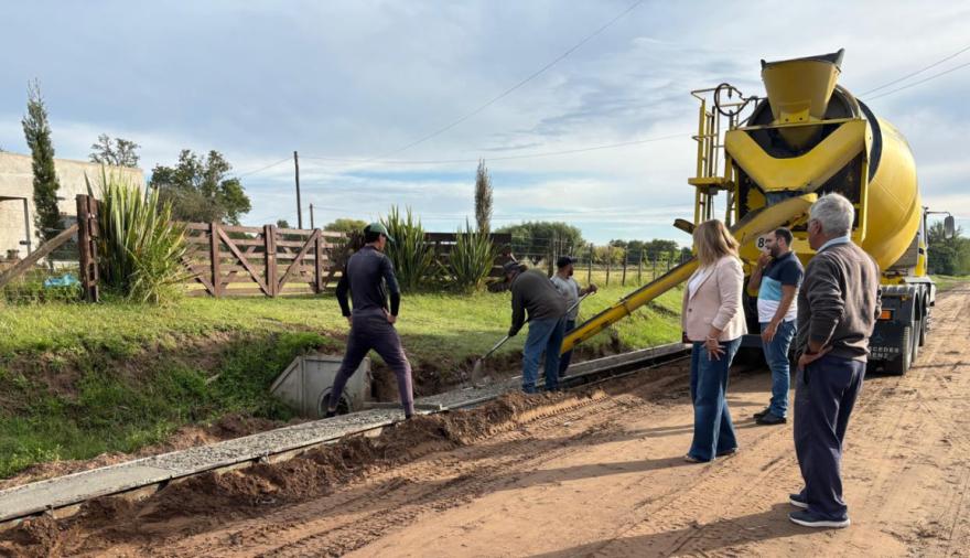 El Municipio avanza con obras de cordón cuneta y proyecta nuevas intervenciones en el distrito.