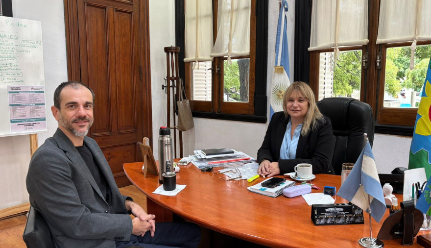 Revilla recibió a Petrecca en Arenales y planteó la situación de los municipios bonaerenses