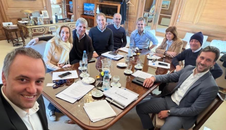 En medio de la exhibición de la interna, la mesa política se reunió con eje en la agenda legislativa